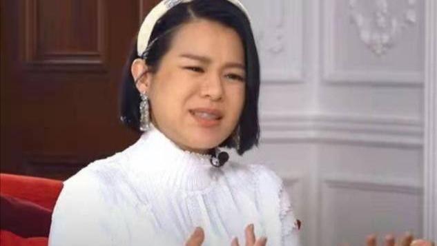 胡杏儿|胡杏儿三胎后首次公开亮相，生图曝光与精修差别大，胖得太真实