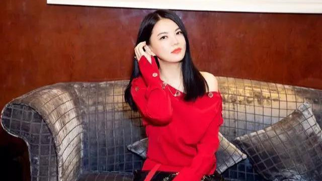 李湘减肥瘦四十斤，体重不到一百斤，网友：太自律了