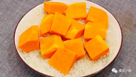 南瓜|秋天多吃南瓜，和大米饭一起做，出锅大人孩子抢着吃，饭菜一锅出
