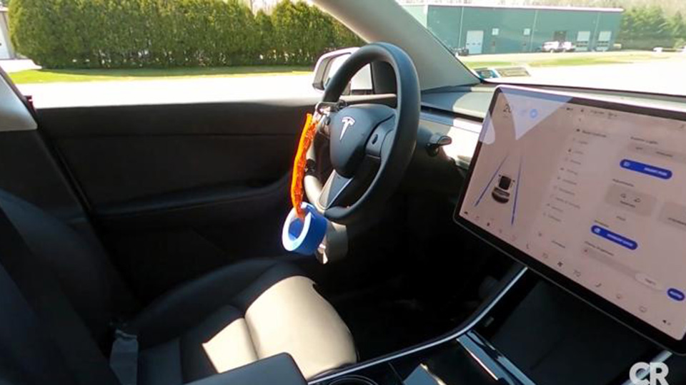 【特斯拉自动驾驶有漏洞？主驾驶