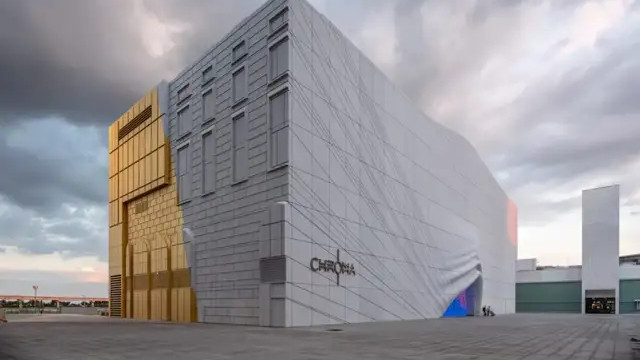 外立面不带窗的十栋建筑