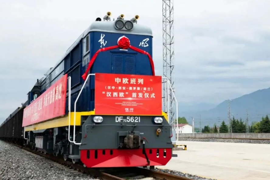 在中欧班列开通10周年之际，订