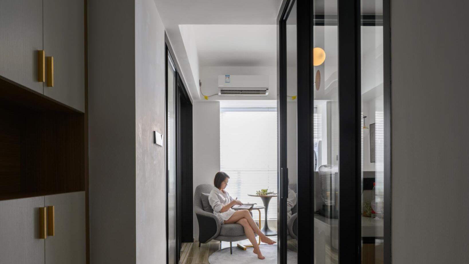 她30㎡的新家宽敞明亮，并不是户型好，巧妙设计才是关键！