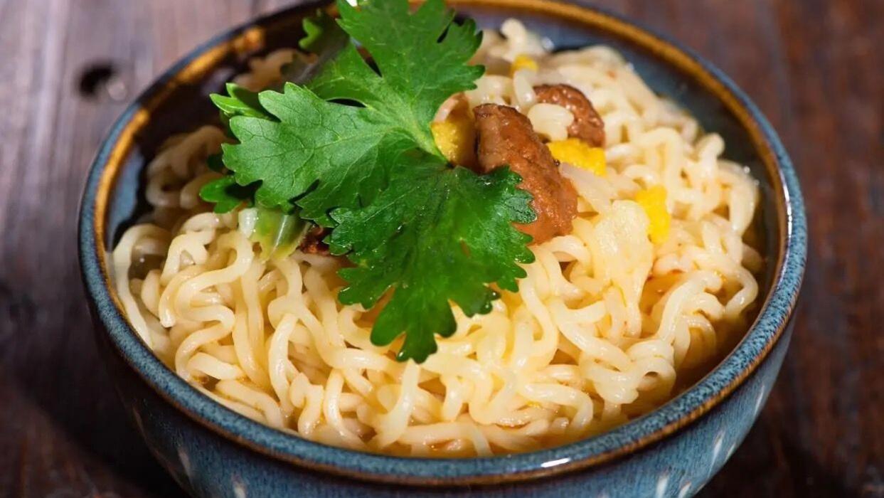 泡面|买方便面时，建议囤这4种，虽然便宜，但是巨好吃，饱腹又解馋！