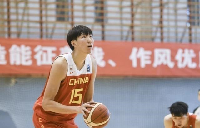 19年世界杯阵容仅剩三人 杜峰把李楠那套都扔了 网友 还有卧底 美食资讯 游戏大全
