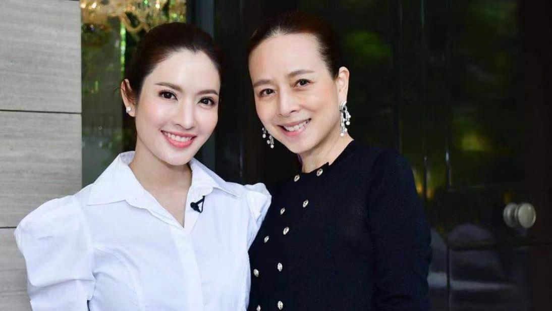 泰国华裔女富婆美过诗妮娜！用丝带绑马尾会扮嫩，泰王都为其着迷