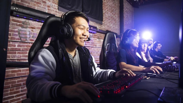 比特币突破64000美元，疯狂的背后游戏玩家们却集体懵了