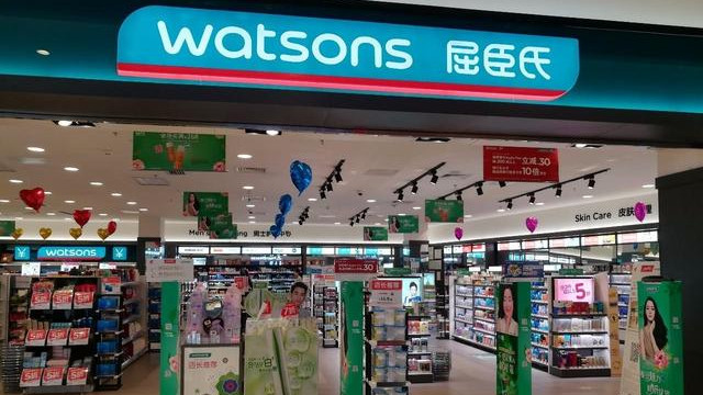 爽肤水|屈臣氏里被“埋没”的爽肤水，因价低员工很少推，却能嫩肤去黄气