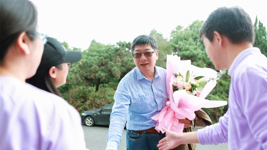 老友汇同学聚会服务|桃李满天下，春晖遍四方丨老师教师节快乐，我们回来了！