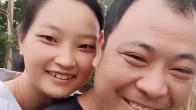 少海正在讲 桂林：女子带三个孩子嫁民工，喊话富豪前夫：你不要的照样有人疼