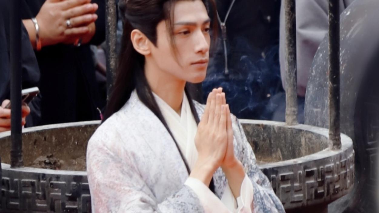 鹰嘴豆 面部凹陷，瘦成“纸片人”，六位体重不过百的男星，各有各的心酸