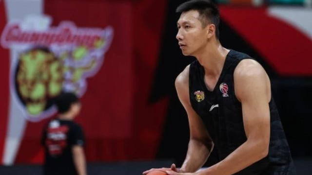 一个有心人 爆冷！易建联11中3，广东队62-85惨败，27个失误，赵睿胡明轩缺席