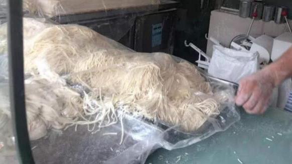 超市员工透露：这3种东西，再便宜也不要买，可能含有“甲醛”！