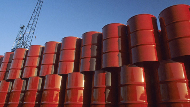 危机中的能源争夺，中国开启囤油模式，能源危机不再受制于人！