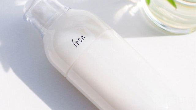 短发 换季用什么乳液最好用？全球好用的乳液推荐，质地清爽不油腻！