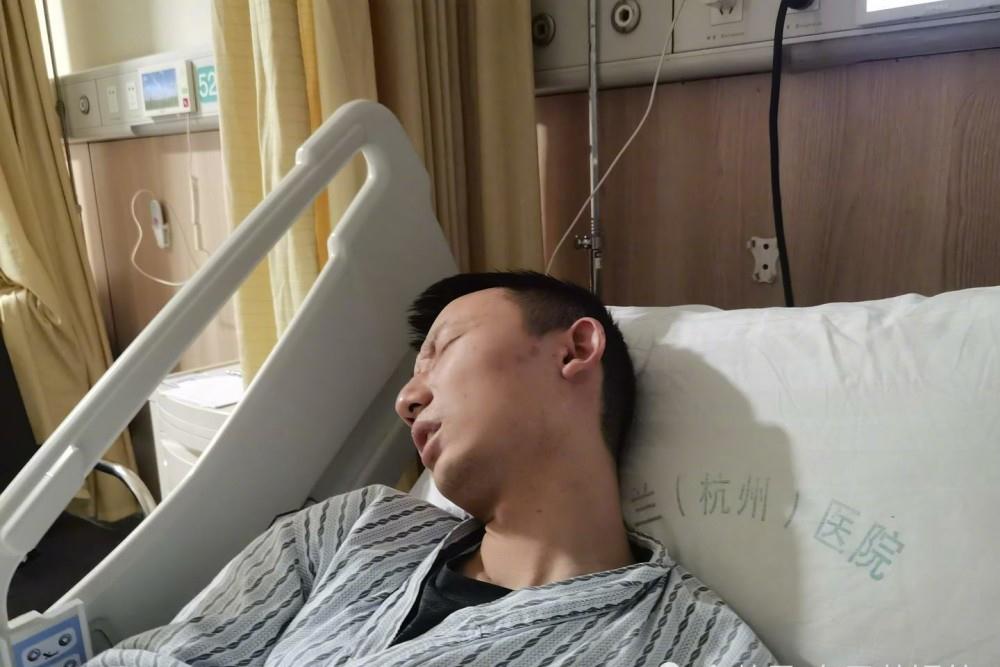 丁程鑫抱错28年的姚策生母新疑点郭威6岁念小学户口上3岁的孩子上一