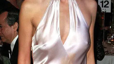 裴淳华|《我很在乎》裴淳华坦言把奖项埋在花园里：展示出来感觉太尴尬了！