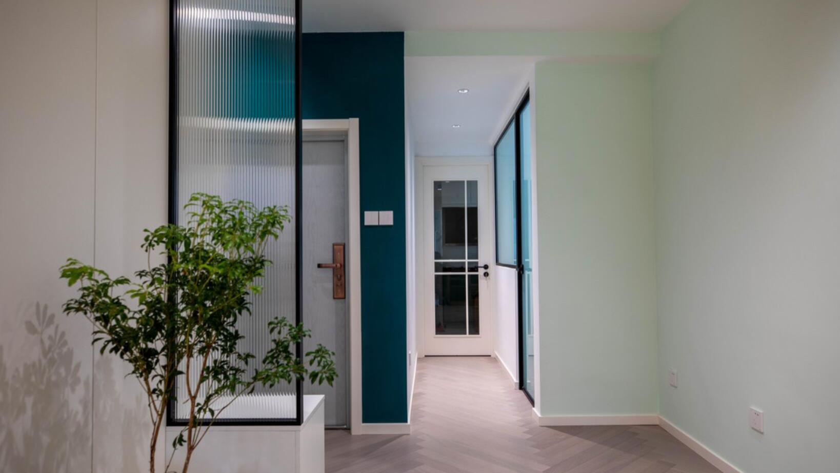 她晒出60㎡小家，本以为会十分拥挤，进门后才发现空间感有多棒