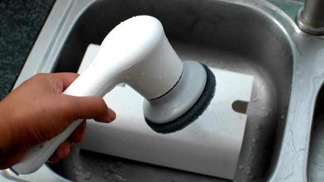 还在为厨房清洁烦恼？看看让你省心省力的魔雅厨房电动清洁刷