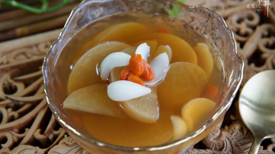 苹果|初冬季节，苹果和百合巧搭配，每周煮几次当水喝，由内到外都滋润