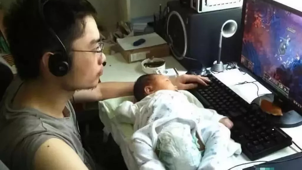 唇彩 一爸爸带娃隔离两周，女儿头发成“蝴蝶结”，用掉一瓶发膜也没顺
