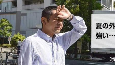 素菜|薇娅“懒人伞”一夜爆红，40度出门不怕晒，网友：防晒霜可以扔了