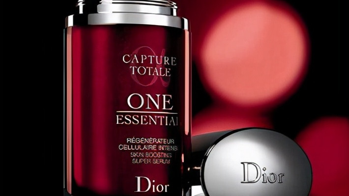 口红 精华液测评：美白补水让肌肤更净白更透亮，白得无瑕、水嫩匀亮