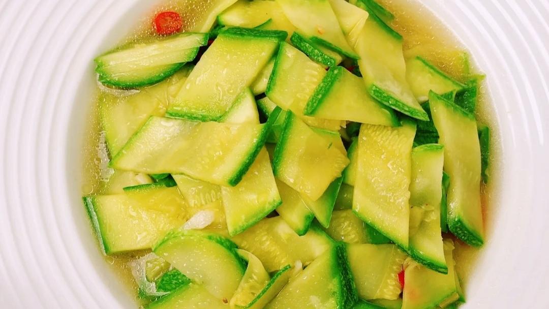 西葫芦|最主要是做法简单，5分钟搞定！这么简单的菜还不赶紧收藏起来。