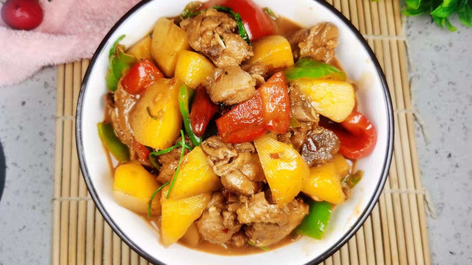 土豆|炒鸡肉焯水不焯水？30年大厨教你正确做法，鸡肉鲜香顺口，真美味