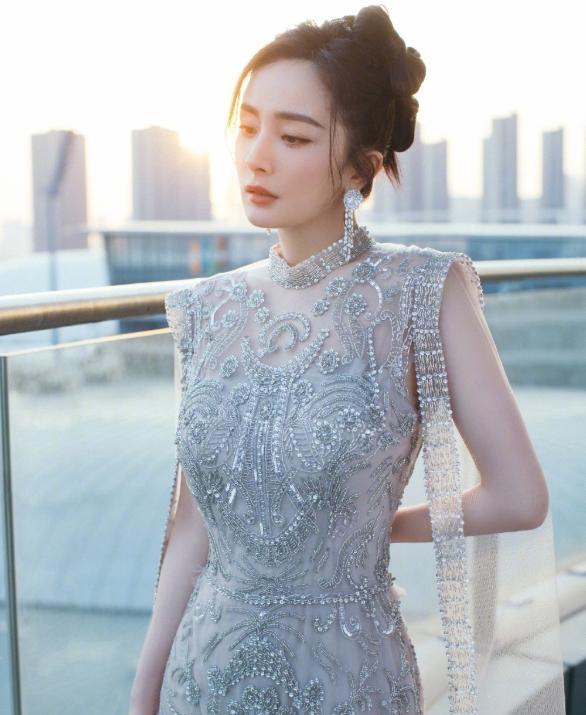 杨幂删掉的三条动态:一条为女儿,一条因为爱国,最近一条没必要 杨幂删掉的三条动态:一条为女儿,一条因为爱国,最近一条没必要
