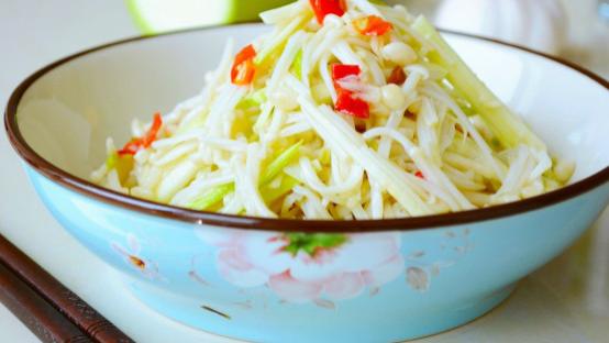 金针菇|金针菇搭配在一起，做法简单，吃再多也不怕胖