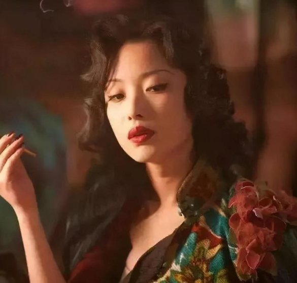 她因《丑女无敌》走红,因剧透被张艺谋赶出剧组后,如今怎样了 她因《丑女无敌》走红,因剧透被张艺谋赶出剧组后,如今怎样了
