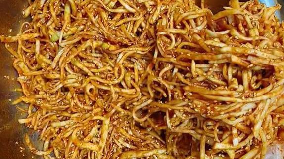 肉丸|每年秋季，我家都会做几罐它，切丝一拌一腌存罐中，比腌萝卜好吃