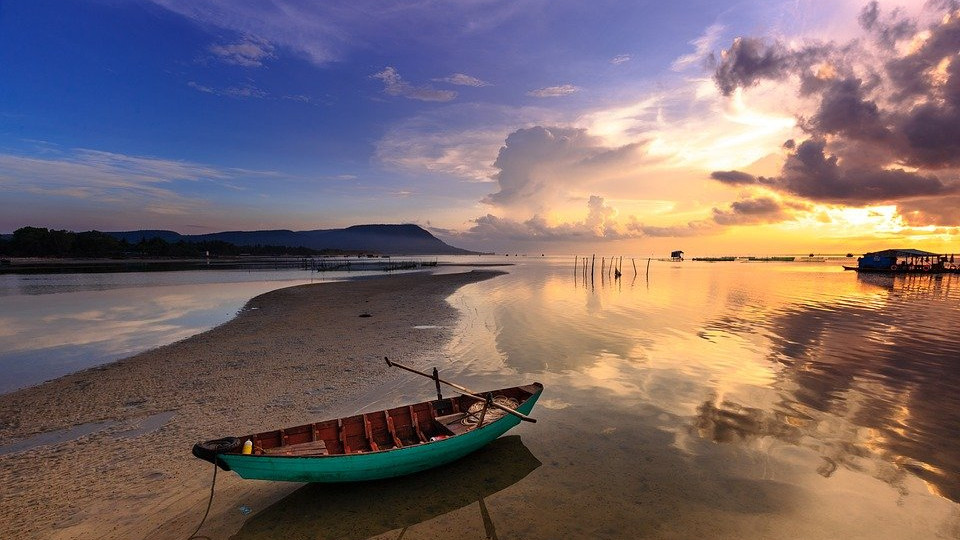 刘果情感|夫妻月薪共计2万，但老婆回娘家总是哭穷，现在终于理解了她