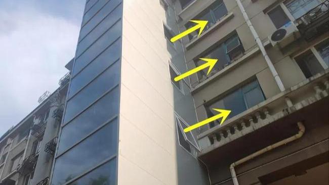 旧小区加装电梯，阳台改成玄关，抬脚就进屋，居然还有人不愿意？