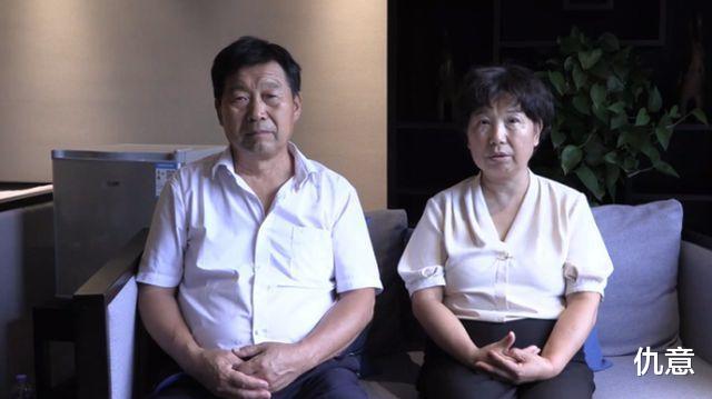 郭威九江祭祖,警方介入调查,杜新枝脸上蒙娜丽莎的微笑即将消失 郭威九江祭祖,警方介入调查,杜新枝脸上蒙娜丽莎的微笑即将消失