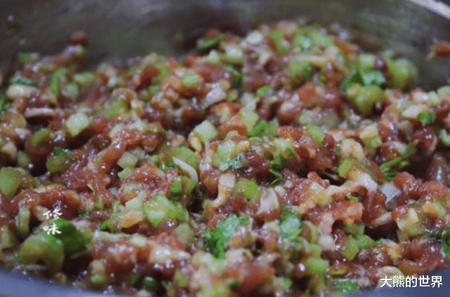 包肉饺子,要不要先炒馅?不少人搞错,难怪饺子不鲜嫩,还没营养 包肉饺子,要不要先炒馅?不少人搞错,难怪饺子不鲜嫩,还没营养