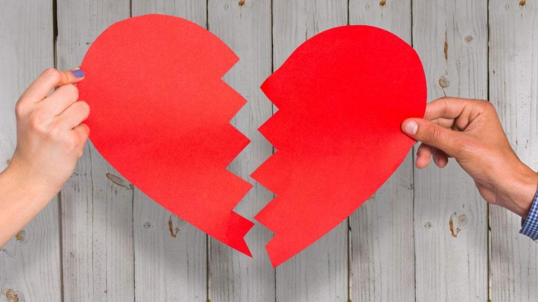 极情汇 低智商丈夫对怀孕妻子不管不顾 因房子被父亲挑唆与女方离婚