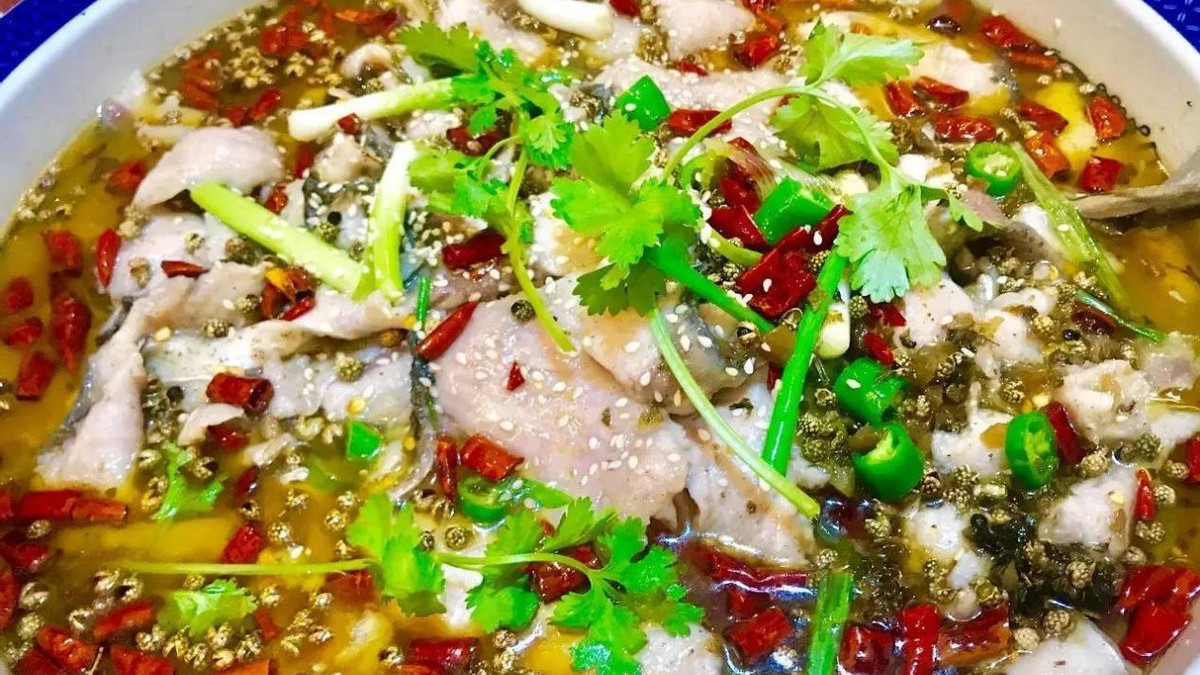 水煮鱼|爱吃水煮鱼吗？我来教你做家庭版的“川香水煮鱼”，嘎嘎香