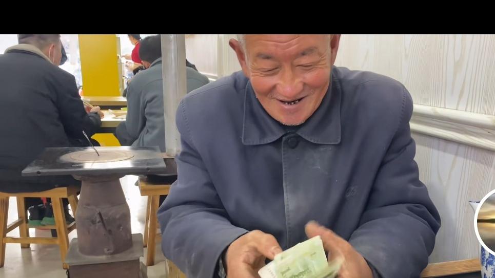 小胖很棒 90后年轻小伙与六旬老人特殊友谊，令人动容