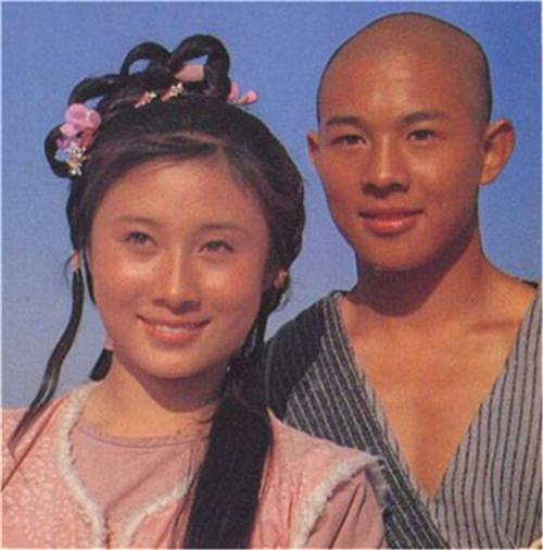 还记得《少林寺》中的牧羊女吗?如今57岁了,已身价过亿,但依然很美 还记得《少林寺》中的牧羊女吗?如今57岁了,已身价过亿,但依然很美