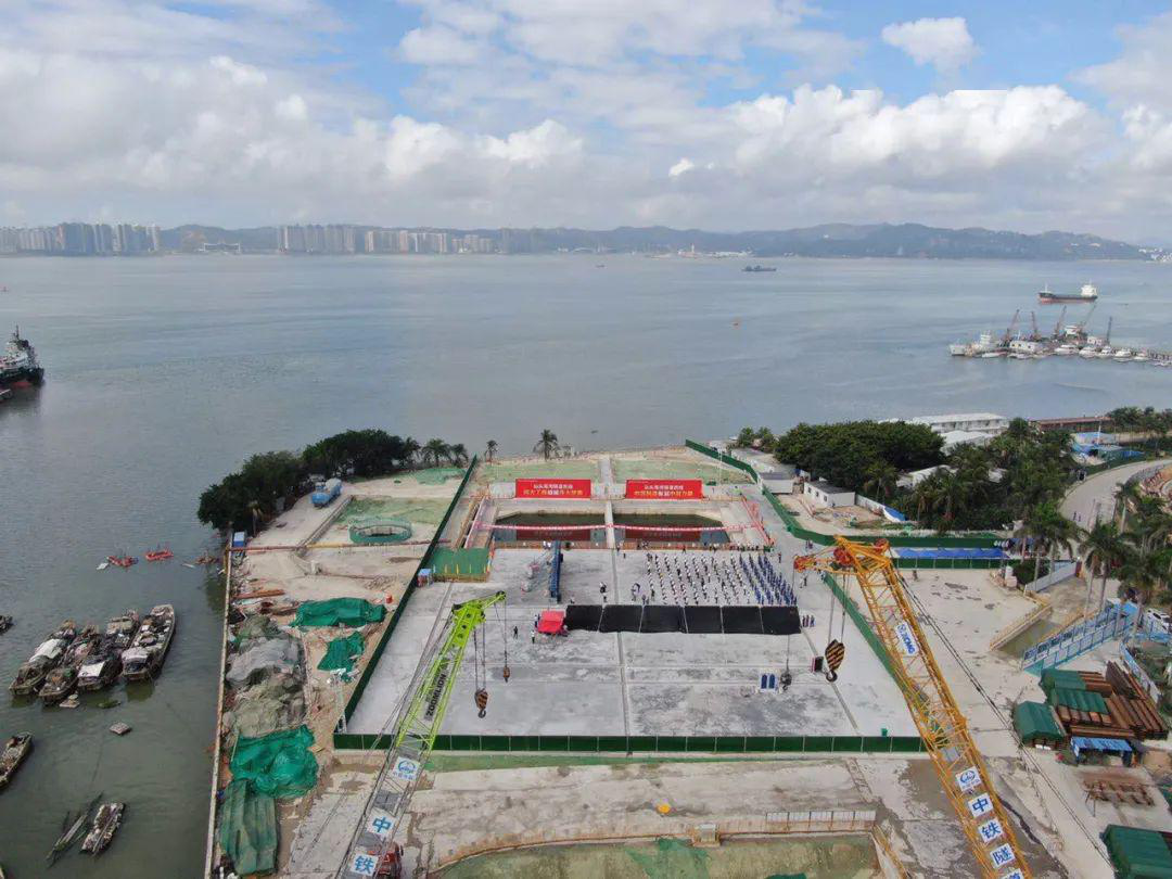在各种基建工程建设当中，海底隧