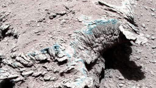 空间站 祝融号传回火星照片，岩石上有像“霉菌”的东西，有生命存在吗？
