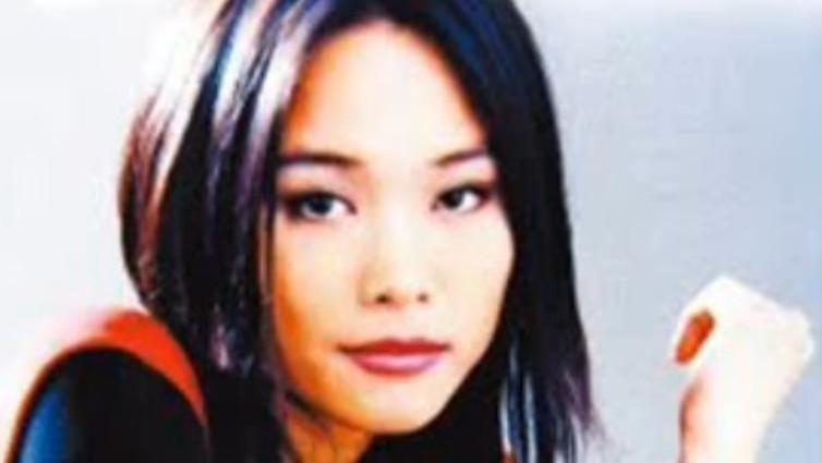 许美静|47岁许美静复出乐坛！曾被称为“小王菲”，却因感情问题精神异常