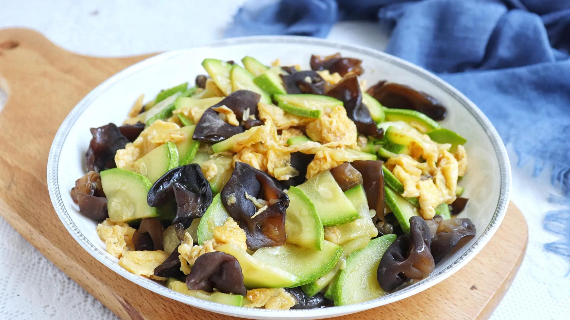 辣椒|天热，黄瓜苦瓜靠边站，多吃这个瓜，含水量达94%，常吃补营养