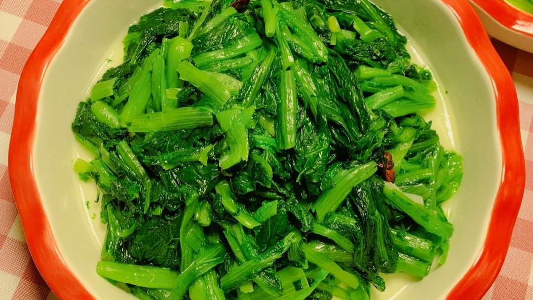 面条|三分钟快手小炒青菜，隔三岔五吃，滋养脾胃又润燥，还很便宜哟！