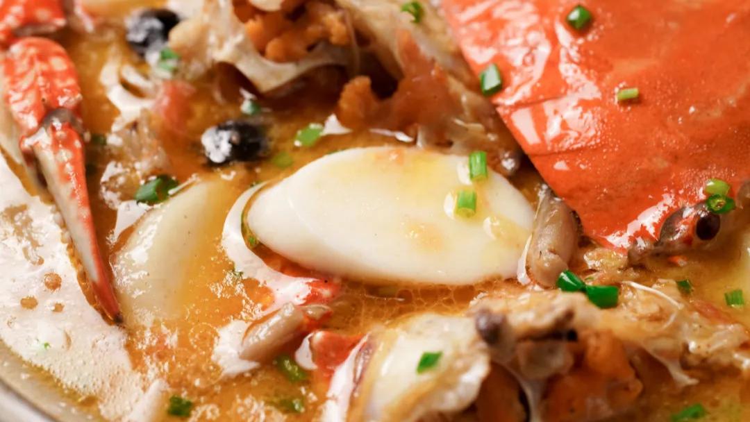 番茄|番茄梭子蟹年糕汤，听名字就馋哭，究极理想的秋冬菜谱。