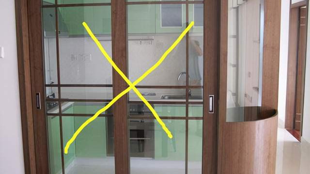 为什么越来越多人厨房不装推拉门了？头回见这种设计，太聪明了