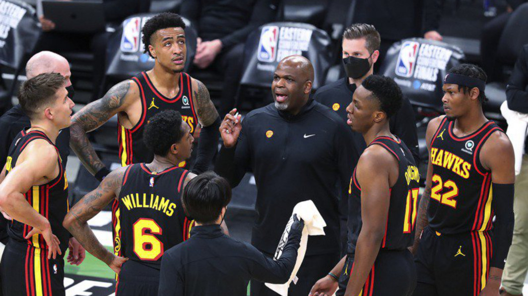 张简曼雁|率老鹰闯东冠获扶正续约！麦克米伦：这是一种恩赐