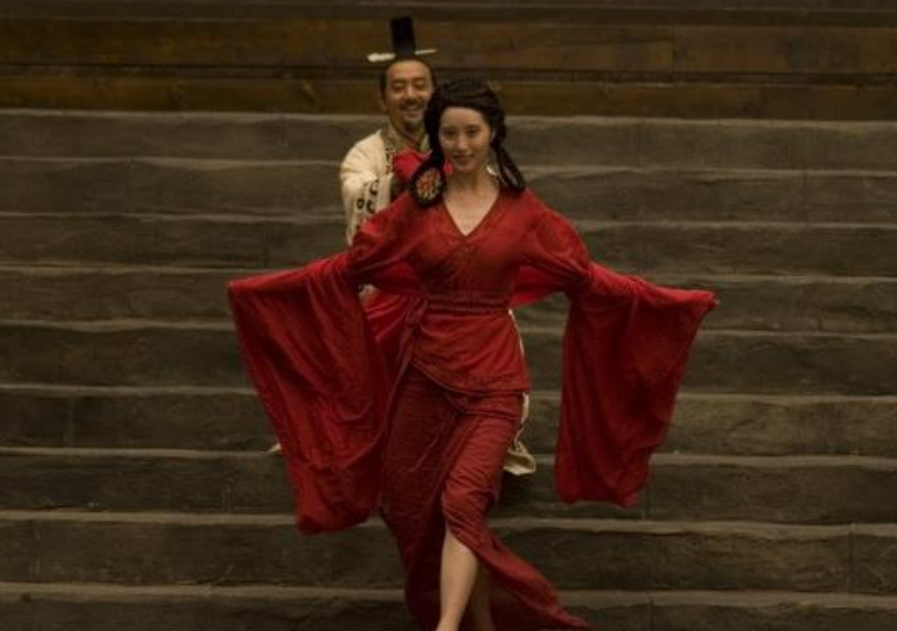 她因《丑女无敌》走红,因剧透被张艺谋赶出剧组后,如今怎样了 她因《丑女无敌》走红,因剧透被张艺谋赶出剧组后,如今怎样了